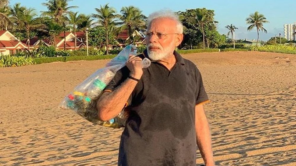 Setting the highest level of Example, Prime Minister Plogs at Mamallapuram Beach