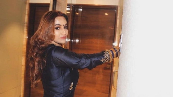 Chahna-Soni-is-acing-beauty-and-lifestyle-influencing-Digpu-News