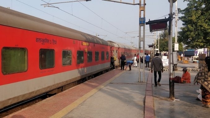 Photo of HOWRAH-GUWAHATI SPECIAL TO BE CONVERTED TO LHB RAKE
