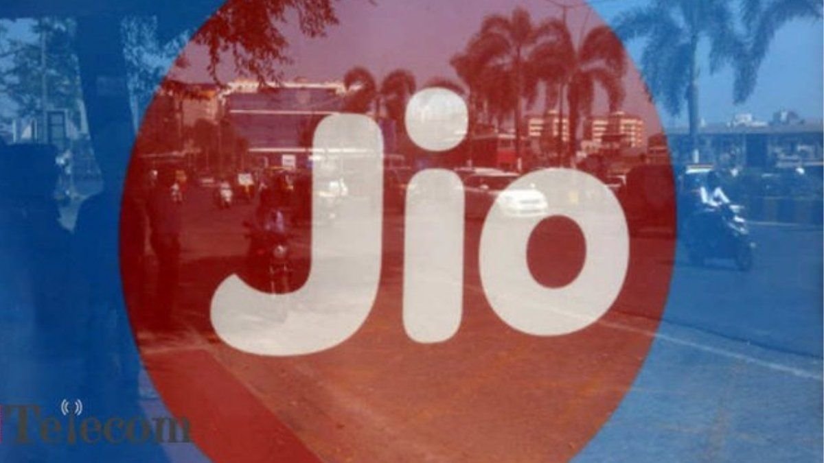 Photo of Voice calls from Jio to any network will be free