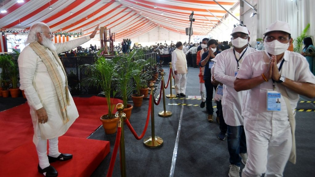 Prime Minister inaugurates Azadi ka Amrit Mahotsav from Sabarmati Ashram; flags off Dandi Padyatra