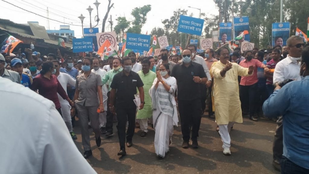 Mamata Banerjee files nomination from Nandigram - India Press Release