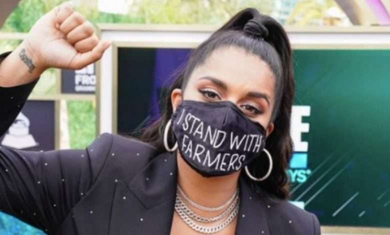 Photo of Lilly Singh wears ‘I Stand With Farmers’ mask at 2021 Grammys