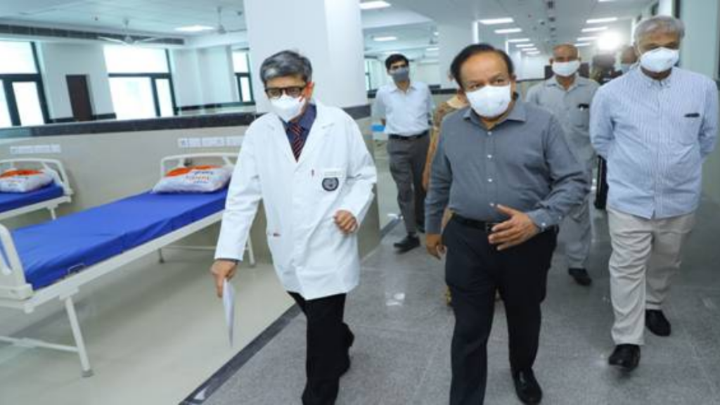 Dr. Harsh Vardhan Reviews COVID Facility at Lady Hardinge Medical College