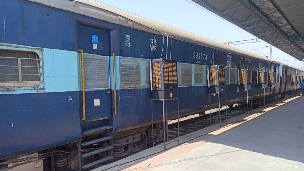 Railway mobilizes Additional Covid Care Coaches for use in States of Madhya Pradesh and Maharashtra