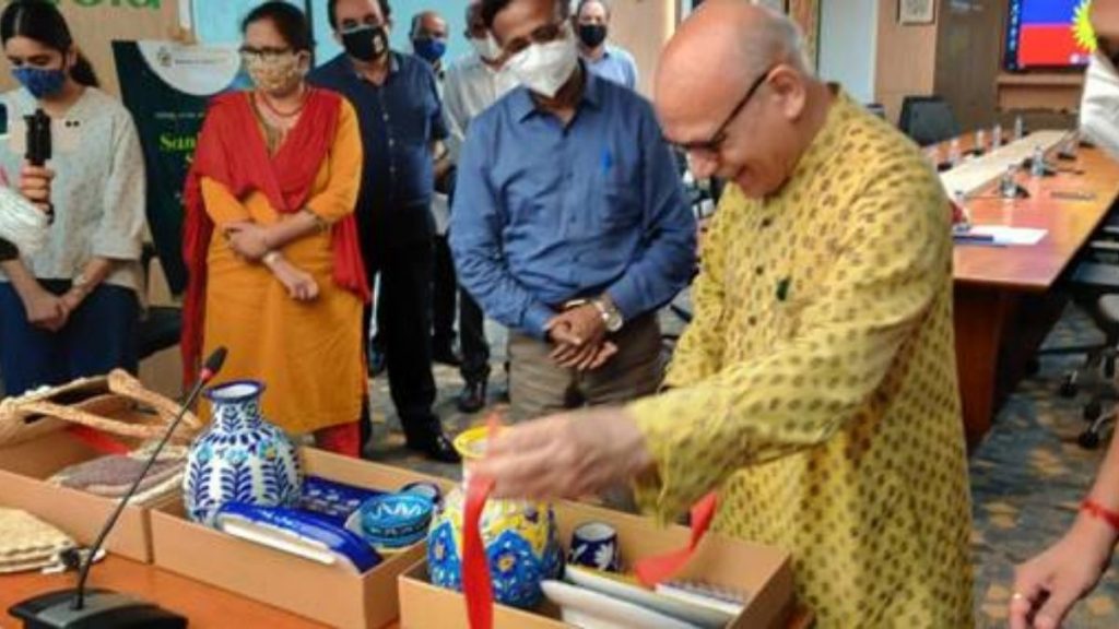 Shri Bhaskar Khulbe, Advisor to the Hon’ble Prime Minister visits the newly inaugurated TRIFED Head Office premises