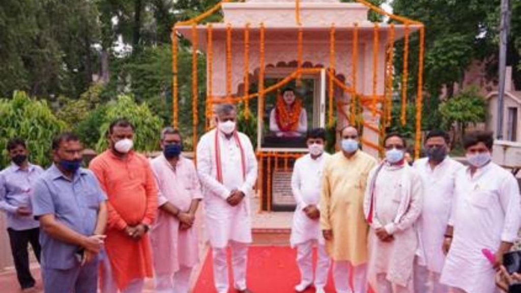 Shri Prahlad Singh Patel pays tributes to Shaheed Ram Prasad Bismil on his birth anniversary at Shahjahanpur, UP as a part of Azadi Ka Amrit Mahotsav