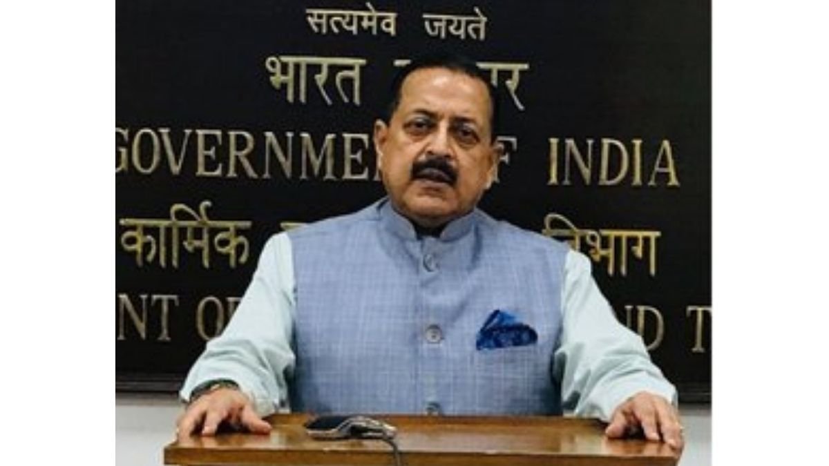 Photo of Union Minister Dr. Jitendra Singh says Civil Servants need to continuously learn, unlearn and relearn in order to adjust to the rapidly changing perspectives in India
