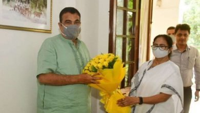 Photo of Mamata Banerjee met Nitin Gadkari and discussed infrastructure, road projects in the state