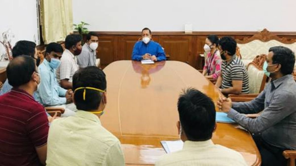 A delegation of Central Secretariat officials calls on Union Minister Dr. Jitendra Singh and discusses promotion and other service matters with him