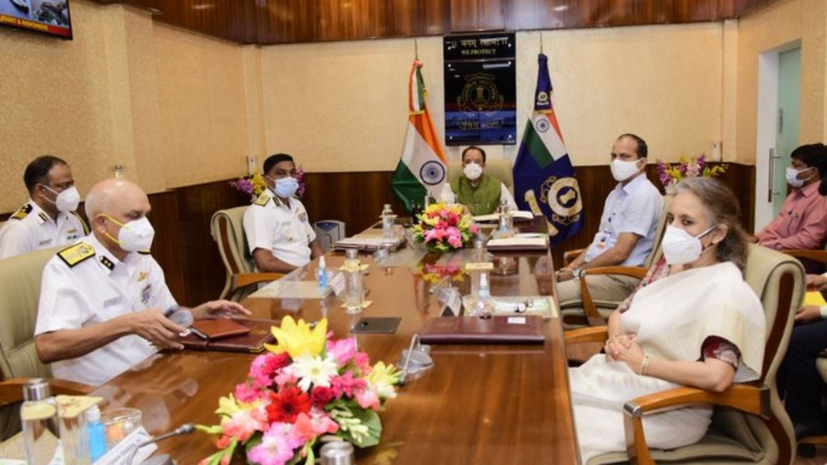 Raksha Rajya Mantri Shri Ajay Bhatt visits Indian Coast Guard Headquarters in New Delhi