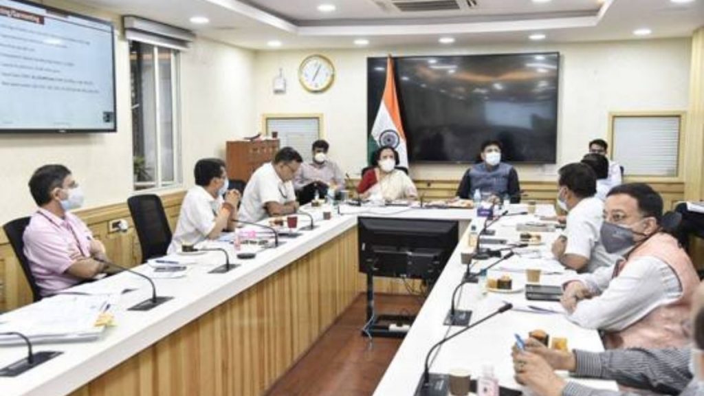 Shri Piyush Goyal holds an in-depth review of initiatives undertaken by the Ministry of Textiles for giving a boost to the textiles sector