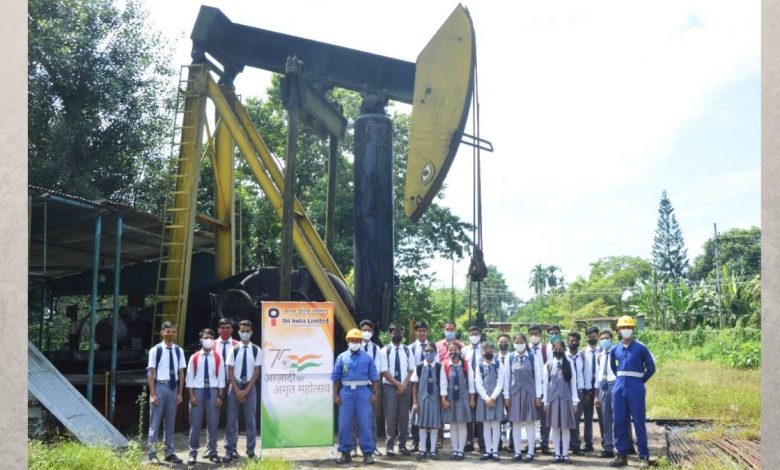 OIL organizes study visits for school students to a Sucker Rod Pump