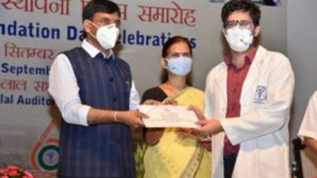 Shri Mansukh Mandaviya, Union Minister for Health and Family Welfare, and Dr. Bharati Pawar, MoS, Health Ministry inaugurates 66th Foundation Day celebrations of AIIMS, New Delhi