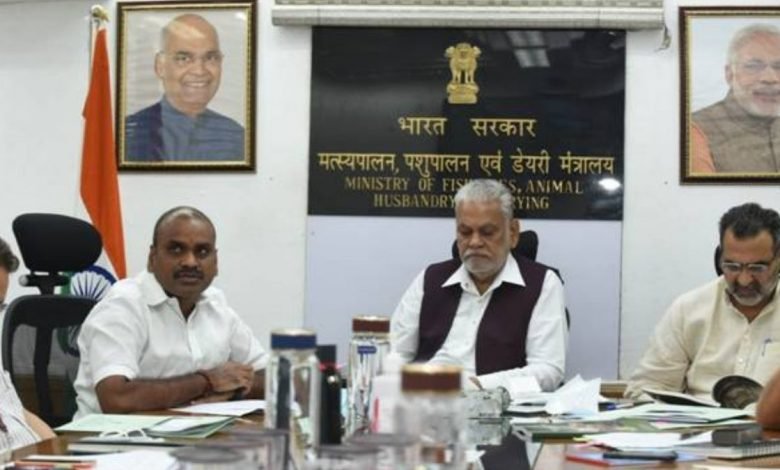Shri Parshottam Rupala chairs a national level consultation with State Animal Husbandry/Veterinary Ministers to highlight Special Livestock Sector Package