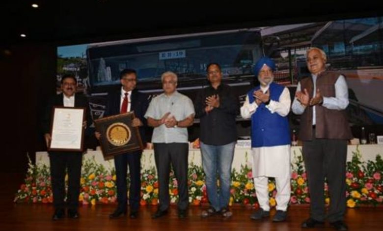 Shri Hardeep Singh Puri chairs the Valedictory session of the 14th Urban Mobility Conference 2021