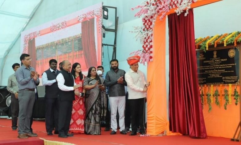 Shri Sarbananda Sonowal lays Foundation Stone for various capacity augmentation projects at Deendayal Port, Kandla, Gujarat