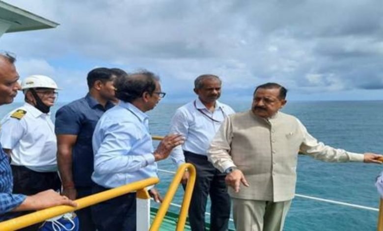 Union Minister Dr Jitendra Singh visits Indian Subcontinent’s Pioneer Research Vessel Ship “Sagar Nidhi” and interacts with top Scientists on the deck