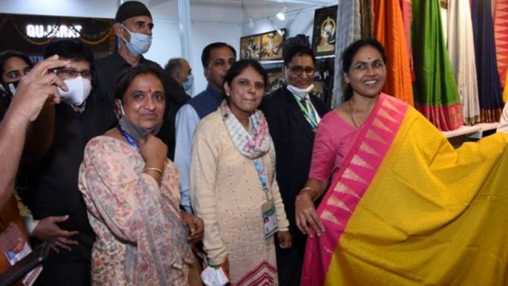 Union MoS for Agriculture Ms Shobha Karandlaje visits the stalls of the Ministry of Agriculture and Farmers Welfare at the India International Trade Fair-2021