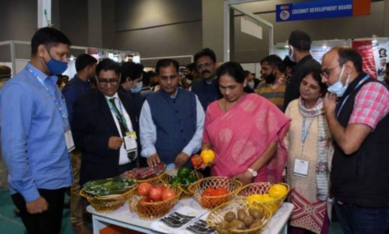 Union MoS for Agriculture Ms Shobha Karandlaje visits the stalls of the Ministry of Agriculture and Farmers Welfare at the India International Trade Fair-2021