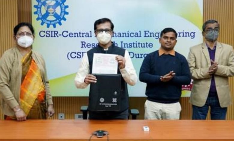 CSIR shares Technology Know-How of ‘Vehicle-mounted Drain Cleaning System’ to a Gujarat company MANIAR & CO.