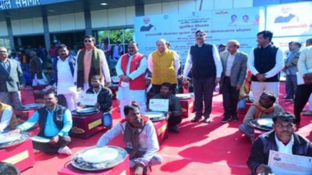 KVIC Rolls Out self-employment schemes to Empower Rural Artisans in UP’s Bundelkhand Region