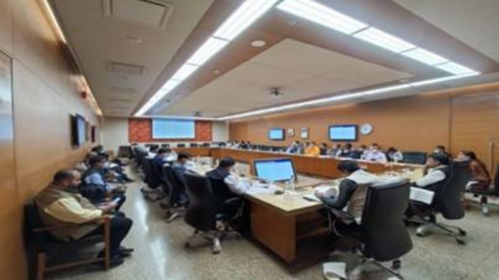 Dr Mansukh Mandaviya reviews Public Health Preparedness to COVID19 and National COVID19 Vaccination Progress with States/UT
