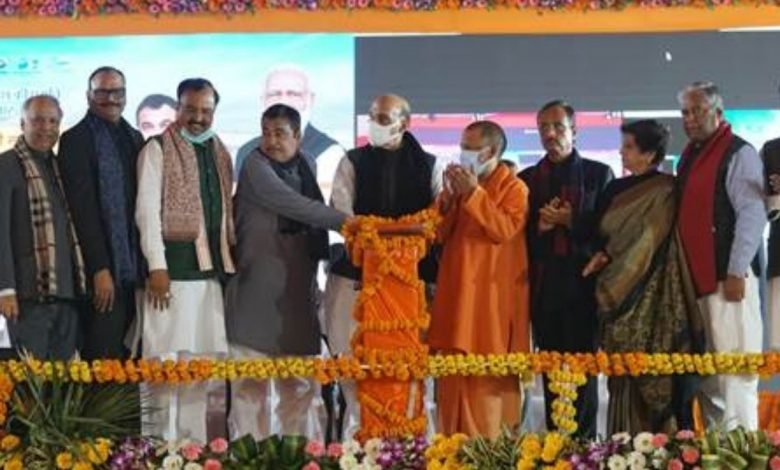 Shri Nitin Gadkari inaugurates and lays the foundation stone for 821 km of National Highways worth Rs 26778 crore in Uttar Pradesh