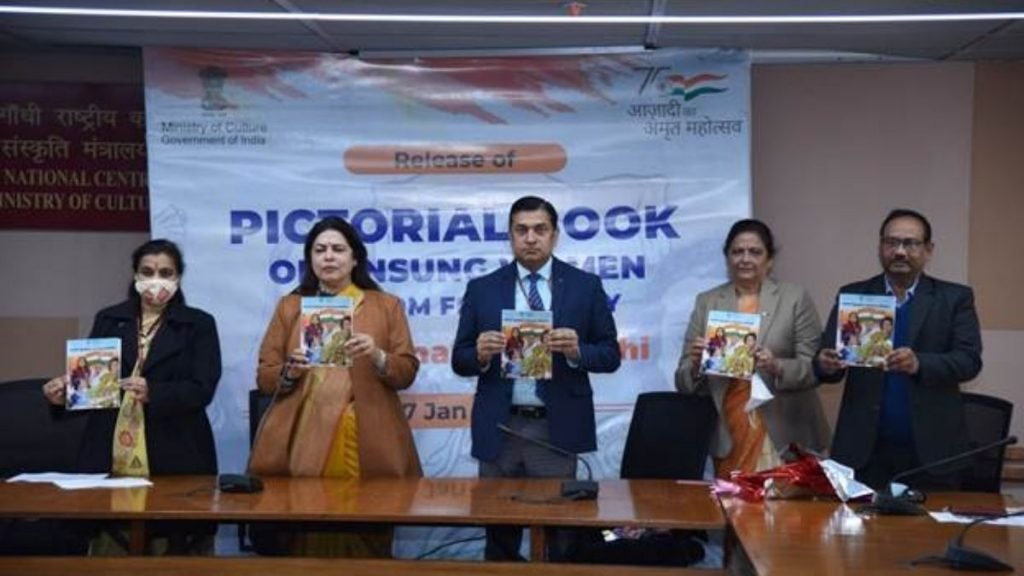 Smt. Meenakashi Lekhi releases a pictorial book on India’s Women Unsung Heroes of Freedom Struggle as part of Azadi ka Amrit Mahotsav