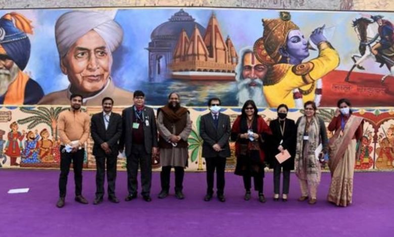 The gigantic and magnificent scrolls created under the unique initiative ‘Kala Kumbh’ were installed at Rajpath for Republic Day 2022 celebrations