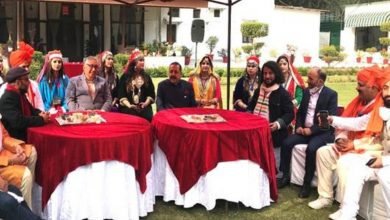 Dr Jitendra Singh hosts lunch for J and K Republic Day Tableau team