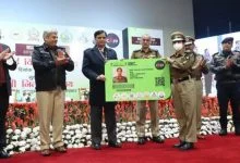 Photo of Union Minister of State for Home, Shri Nityanand Rai distributed Ayushman CAPF cards to the last 10 personnel of each Central Armed Police Force in New Delhi today