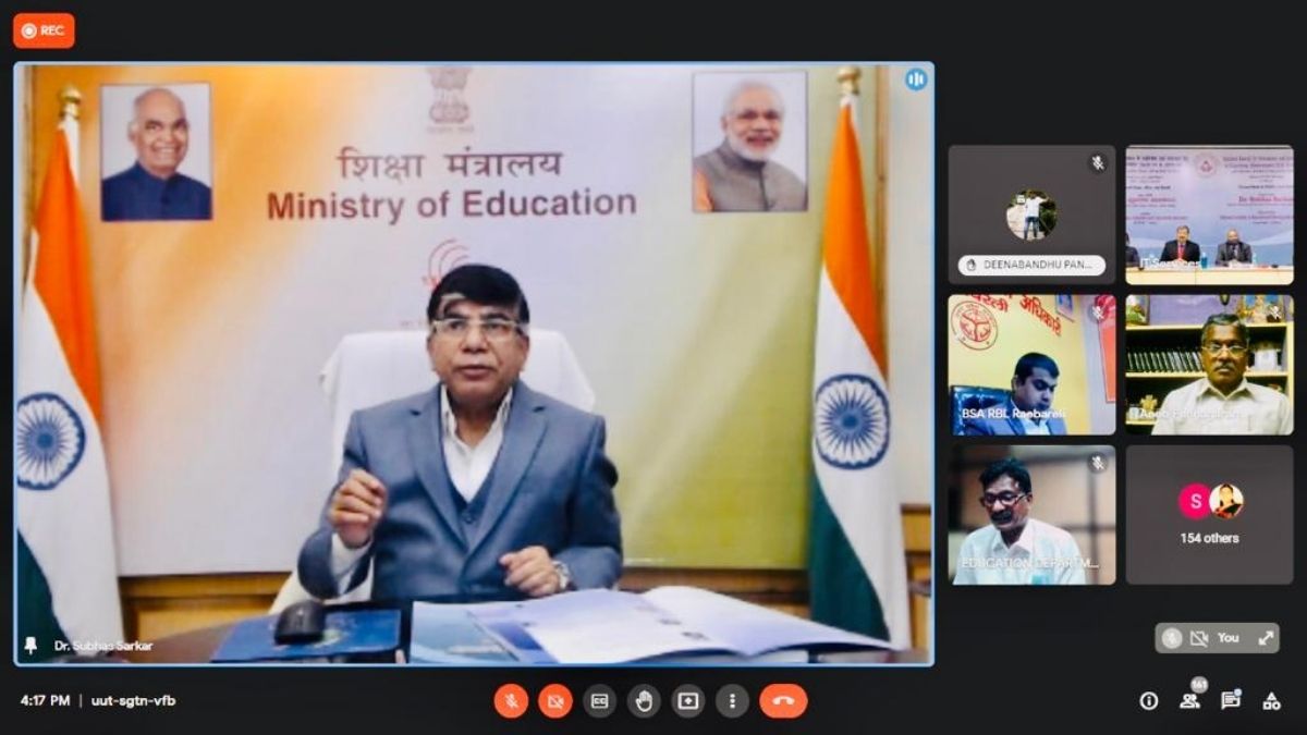 Dr Subhas Sarkar presents 5th National Award for Innovations and Good ...