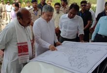 Shri Ashwini Vaishnaw reviews developmental projects in Khajuraho