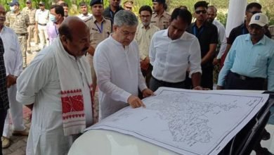 Photo of Shri Ashwini Vaishnaw reviews developmental projects in Khajuraho