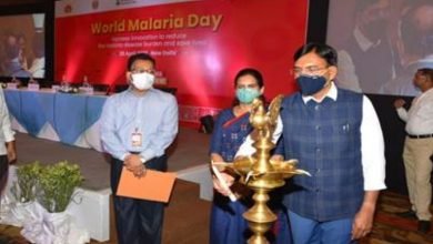 Photo of Dr Mansukh Mandaviya delivers the keynote address at the Commemoration of “World Malaria Day 2022”