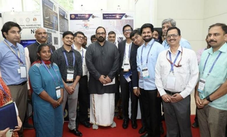 Shri Rajeev Chandrasekhar interacts with startups at SemiconIndia, encourages and inspires them to be the next Unicorn