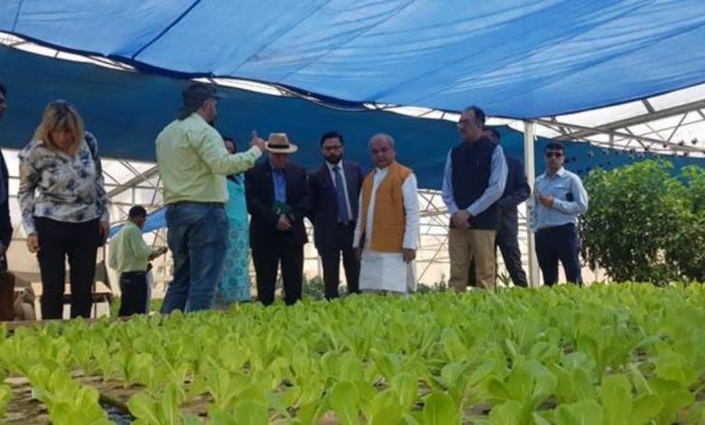 Shri Narendra Singh Tomar visits Agri companies in Israel