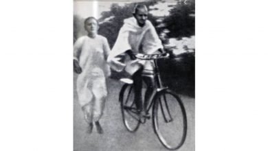 PM shares a picture of Mahatma Gandhi on World Bicycle Day