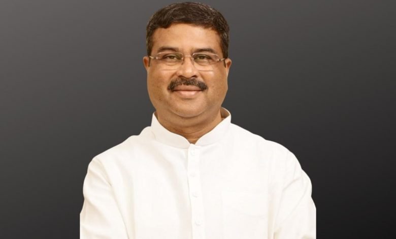 Shri Dharmendra Pradhan calls for including information about Anusilan Samity in NCF to inspire the next generation