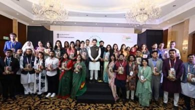 Shri Anurag Singh interacts with the Youth Delegation from Bangladesh