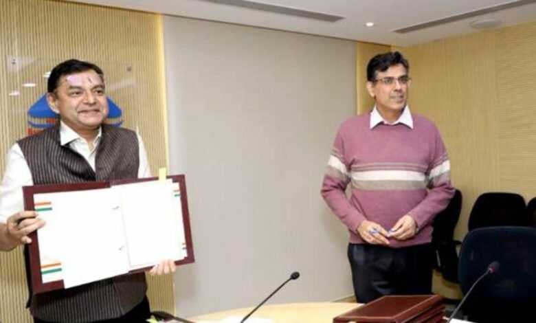 BIS signs MoU with the top six engineering institutes of India for introducing Indian standards as a part of the curriculum