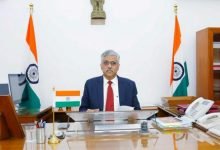 Shri Giridhar Aramane assumes the office of Defence Secretary