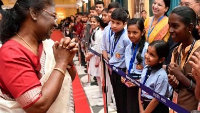 Students from various schools meet the president on Children’s Day