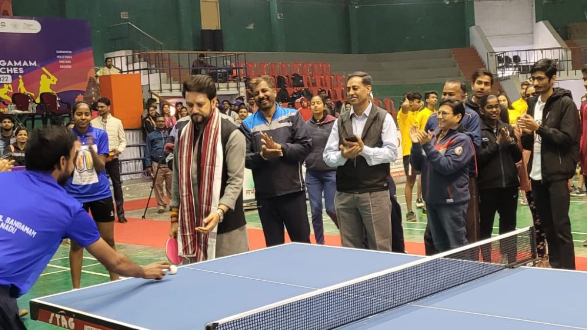 Shri Anurag Thakur inaugurates a friendly Table Tennis match in Kashi