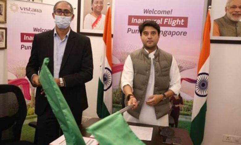 Shri Jyotiraditya M. Scindia inaugurates direct international flight from Pune to Singapore