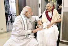 Shri Amit Shah expressed deep condolences on the demise of Prime Minister, Shri Narendra Modi’s mother