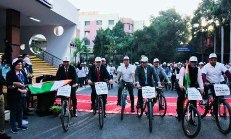 Union Health Ministry organises “Cycle for Health” rally at Lady Hardinge Medical College