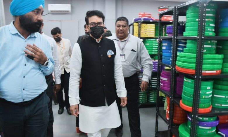 The information and Broadcasting Minister visited NFAI, Pune and reviewed the progress of NFHM