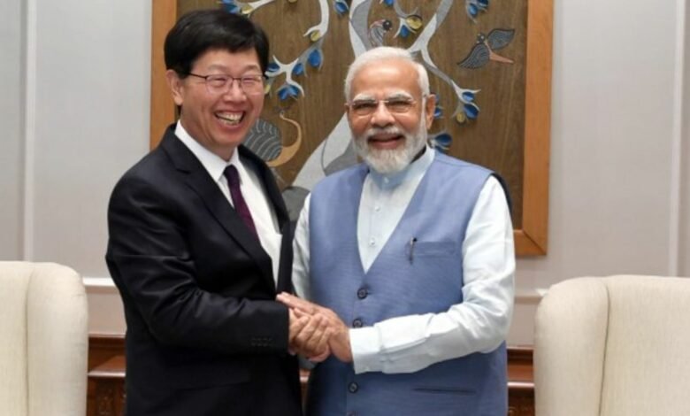 PM meets with Foxconn Chairman
